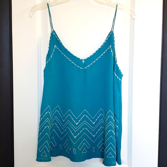 EM Women's Embroidered Tank Top sz L - Picture 1 of 9